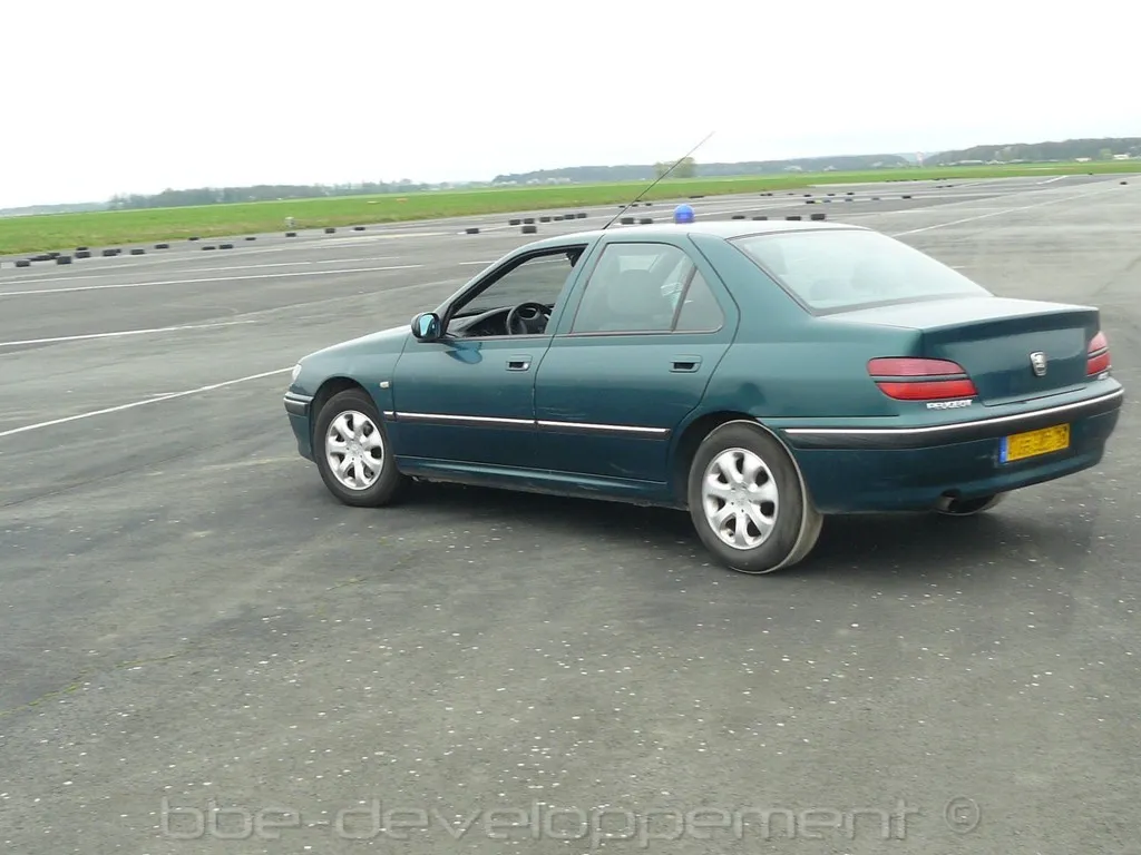 Skid concept 406 police