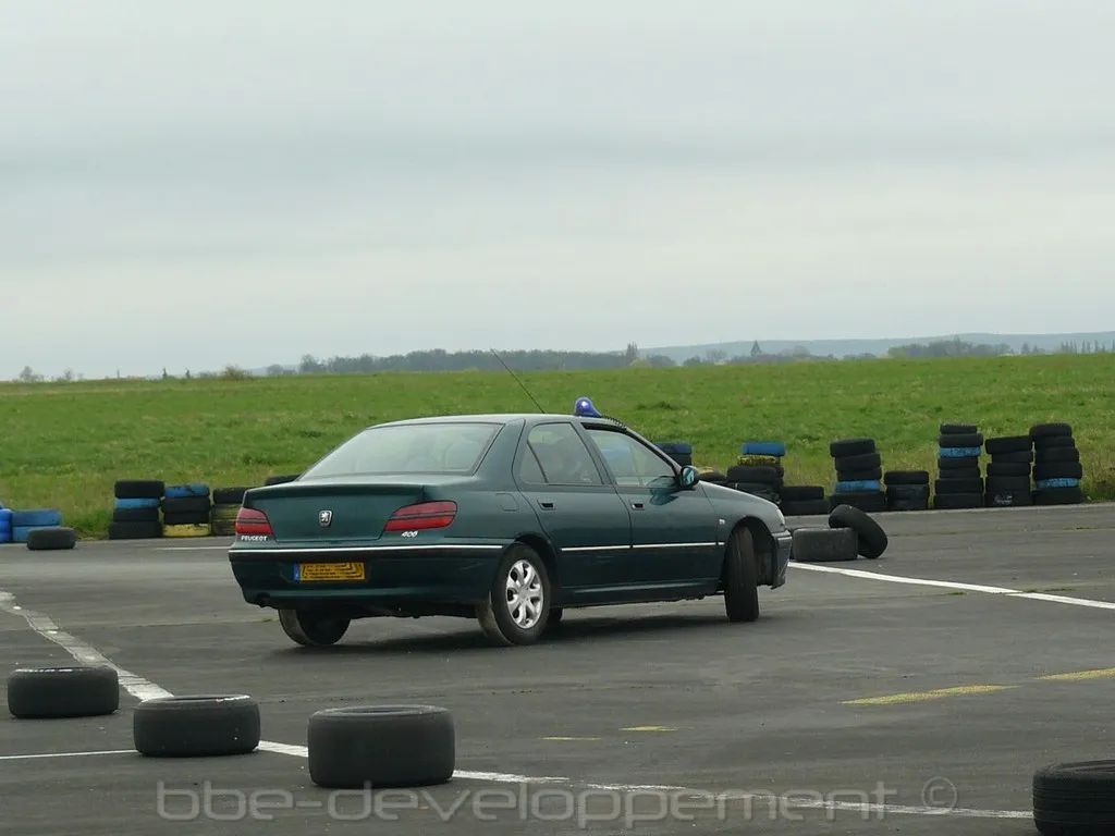 POLICE FORMATION SKID CONCEPT